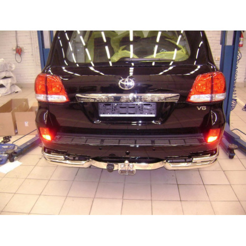 Фаркоп BALTEX на TOYOTA Land Cruiser 200 2007– Арт. Y-20F (фаркоп с нерж. накладкой + фонарь заднего хода)